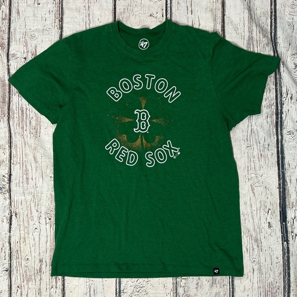 Boston Red Sox MLB Baseball Shamrock Ireland Irish Crewneck Tshirt - Picture 1 of 4